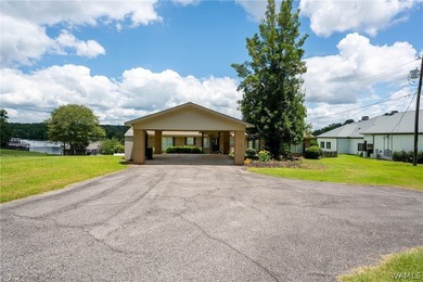 Enjoy the ultimate lakefront lifestyle, fully furnished and - photo 42
