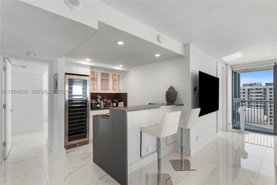 Luxury combined Miami Beach penthouse (PH06/08) offering 2,244 - photo 7
