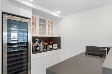 Luxury combined Miami Beach penthouse (PH06/08) offering 2,244 - photo 8