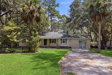 Hidden Gem! Burnside Island Living with secluded privacy! This - photo 3
