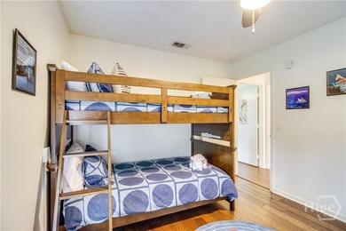 Beautiful TURNKEY all-brick, 3 bedroom, 2 bath home in the - photo 22
