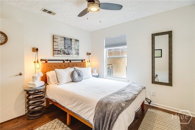 Beautiful TURNKEY all-brick, 3 bedroom, 2 bath home in the - photo 24