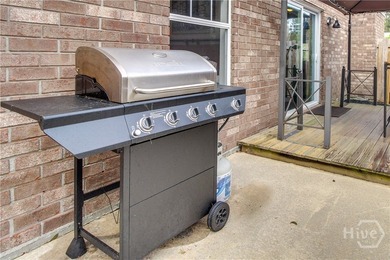 Beautiful TURNKEY all-brick, 3 bedroom, 2 bath home in the - photo 29