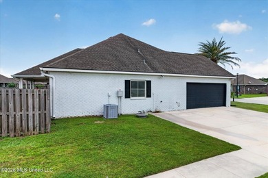 Welcome home!! This spacious 3bed 2 bath split plan in St Martin - photo 34