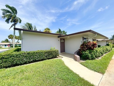 Lovely 1 bedroom 1 bath CORNER VILLA located in the 55+ - photo 1