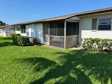 Lovely 1 bedroom 1 bath CORNER VILLA located in the 55+ - photo 6