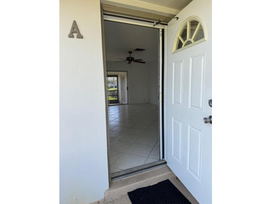 Lovely 1 bedroom 1 bath CORNER VILLA located in the 55+ - photo 7