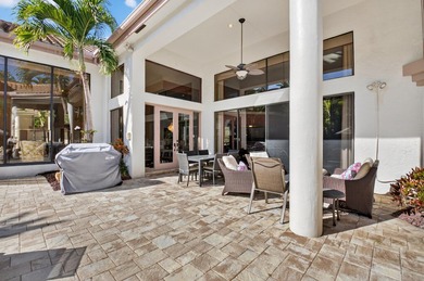 FABULOUS CUSTOM DESIGNED COURTYARD HOME. ONE STORY MAIN HOUSE - photo 9