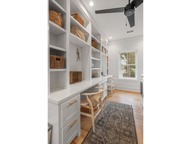 3,000 SF + 1,000 SF ADU!! Nestled in the heart of Old Mount - photo 17