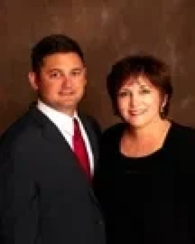 Karen & Adam Bain with Fields Gossett Realty in AL advertising on LakeHouse.com