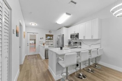 Beautiful 2/2 all updated Villa at gated community 55+ Whisper - photo 3