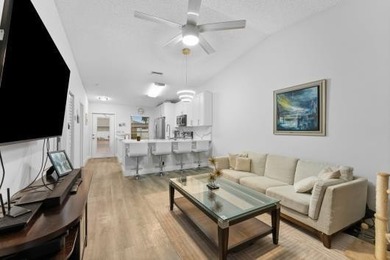 Beautiful 2/2 all updated Villa at gated community 55+ Whisper - photo 10