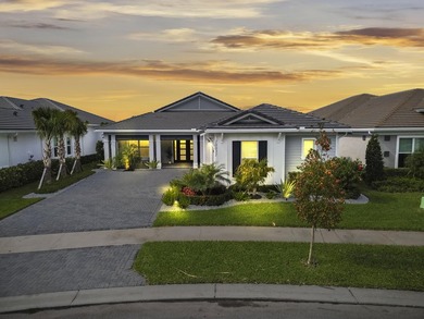 (private lake, pond, coastal) Home For Sale in Palm Beach Gardens Florida