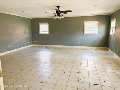 INVESTORS SPECIAL!!! This home is ready for a transformation - photo 6