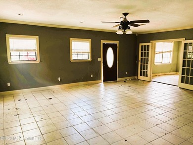 INVESTORS SPECIAL!!! This home is ready for a transformation - photo 7