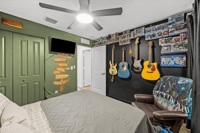 Welcome to this thoughtfully designed 3 bedroom, 2 bathroom - photo 23