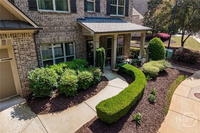 Beautiful home in highly-desirable Rowan Oak Courtyard, a - photo 3