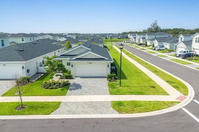 Welcome to this thoughtfully designed 3 bedroom, 2 bathroom - photo 35