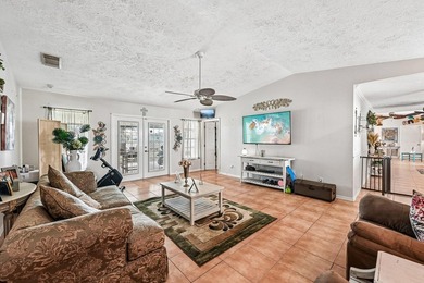 Welcome to your private oasis! This exceptional 4-bedroom - photo 15