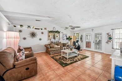 Welcome to your private oasis! This exceptional 4-bedroom - photo 17