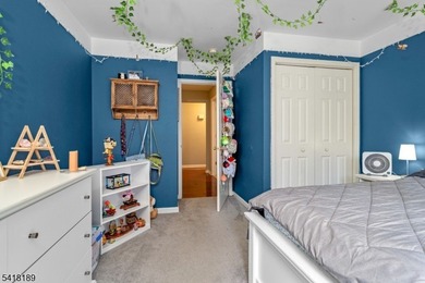 Beautiful first-floor condo located in the highly sought-after - photo 18
