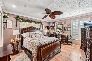 Welcome to your private oasis! This exceptional 4-bedroom - photo 18