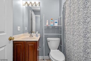 Beautiful first-floor condo located in the highly sought-after - photo 21