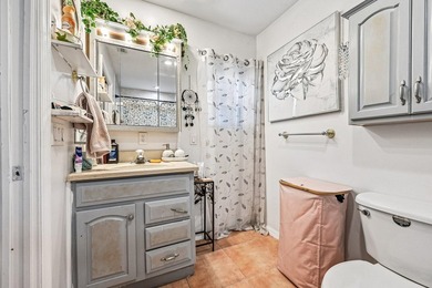 Welcome to your private oasis! This exceptional 4-bedroom - photo 25