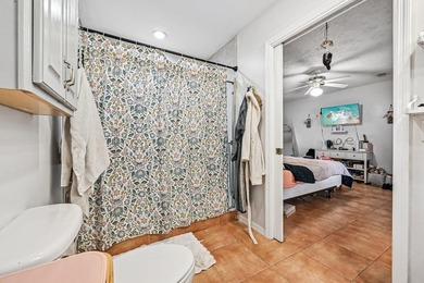 Welcome to your private oasis! This exceptional 4-bedroom - photo 26