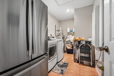 Welcome to your private oasis! This exceptional 4-bedroom - photo 27