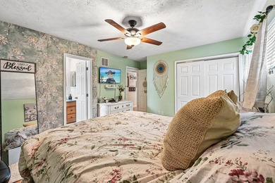 Welcome to your private oasis! This exceptional 4-bedroom - photo 29