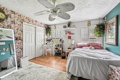 Welcome to your private oasis! This exceptional 4-bedroom - photo 33