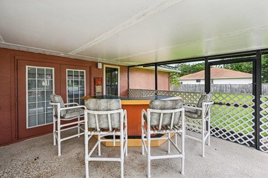Welcome to your private oasis! This exceptional 4-bedroom - photo 38