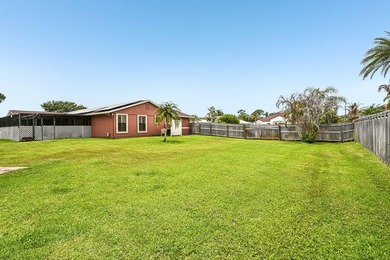 Welcome to your private oasis! This exceptional 4-bedroom - photo 43