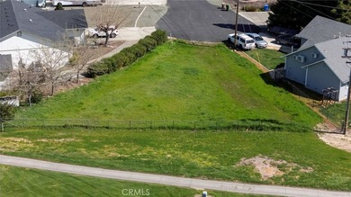 Golf Course Perfection. Nestled within a vibrant gated community - photo 4
