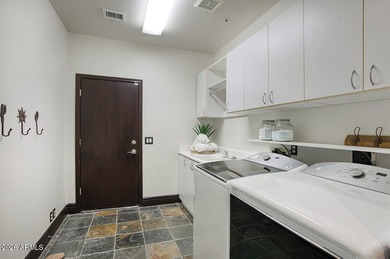 Stunning single-level 4-bedroom, 3-bathroom home with 3,305 - photo 18