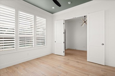 MOTIVATED SELLER - BRING AN OFFER! Gorgeous Private Home in - photo 3