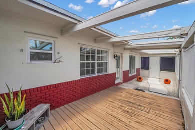 NO HOA! Move in Ready, Freshly painted 3-bedroom, 3-bath home - photo 3
