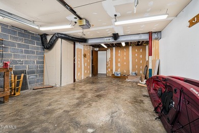 Welcome to lakefront living at its finest at 248 Lakeview Rd in - photo 33