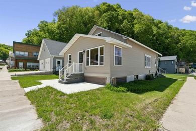 Cabin getaway or full-time home - the choice is yours! This - photo 2