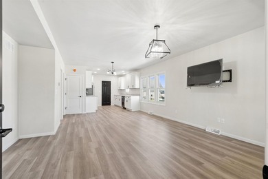 Cabin getaway or full-time home - the choice is yours! This - photo 7