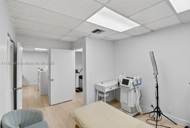 Unlock the potential of a fully operational, modern medical spa - photo 4