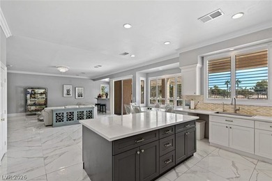 Beautifully positioned on the golf course inside the guard-gated - photo 22