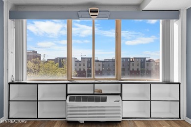 This well maintained 1-bedroom, 1-bath apartment offers an - photo 25