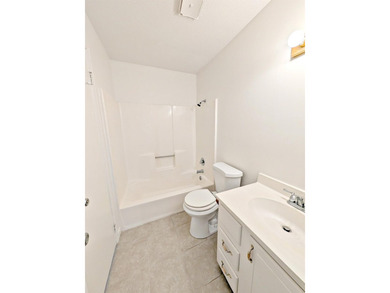 This 2br/2ba condo is move in ready. The owner just had all of - photo 12