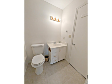 This 2br/2ba condo is move in ready. The owner just had all of - photo 13