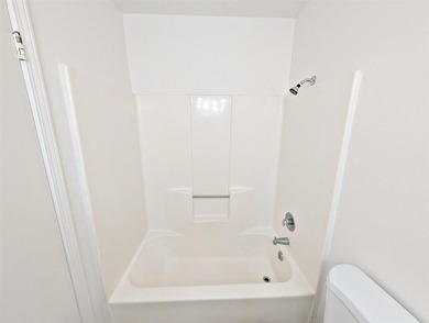 This 2br/2ba condo is move in ready. The owner just had all of - photo 22