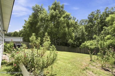 Move-in ready in Turtle Creek. New carpet, fresh paint, and all - photo 27