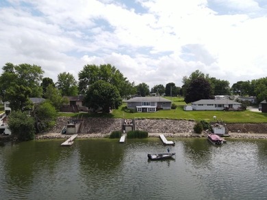 Welcome to lake life on Little Green Lake with 90' of pristine - photo 32