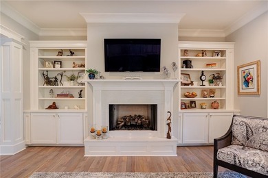 Open concept design, expansive windows offering light-filled - photo 10